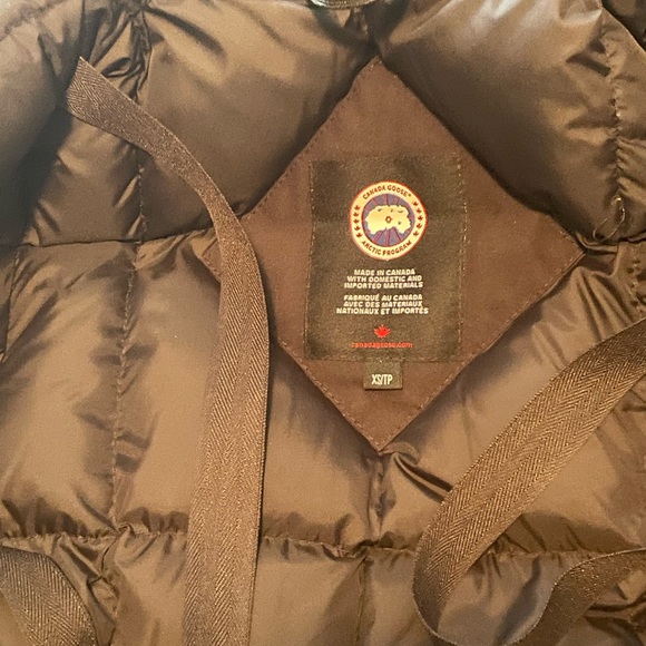 Canadian goose jacket 100% it’s in 10/10 condition - Picture 6 of 6